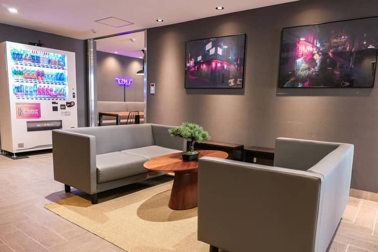 Wayfarer Shinsaibashi, Osaka